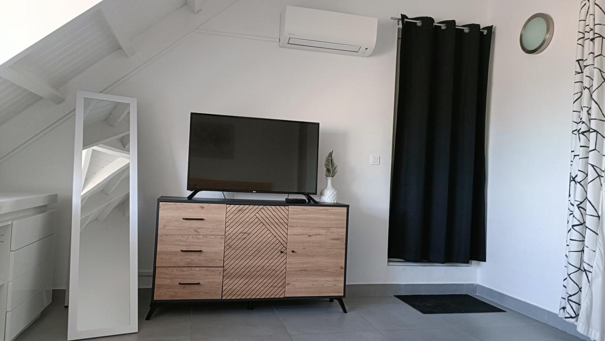 Friendly Beach House Baie Nettle Екстер'єр фото